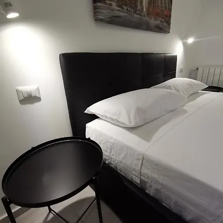 Trinity Apartment *
