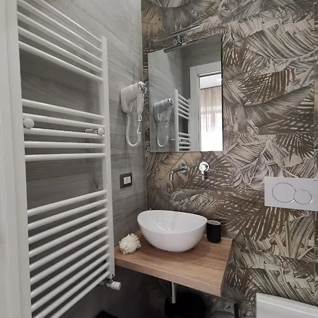 Trinity Apartment *